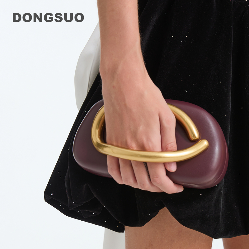 Gold Closure Box Clutch Bag wo - Women Bags Zara 评论和价格